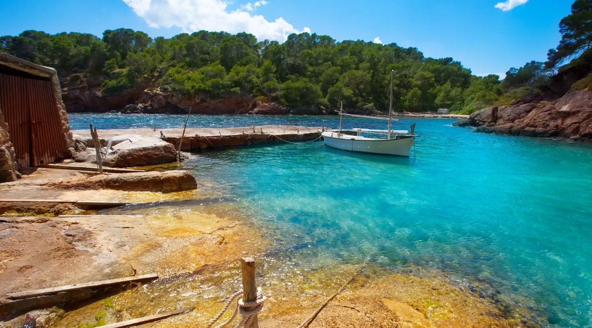 Viaje a Ibiza con ferry + hotel barato, hoteles baratos, ofertas en viajes, chollo